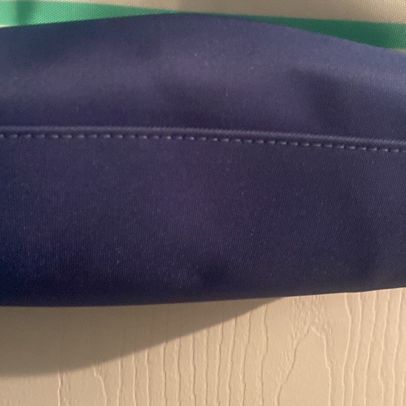 Dooney & Bourke xl canvas/leather tote 18”x13” - Picture 4 of 7